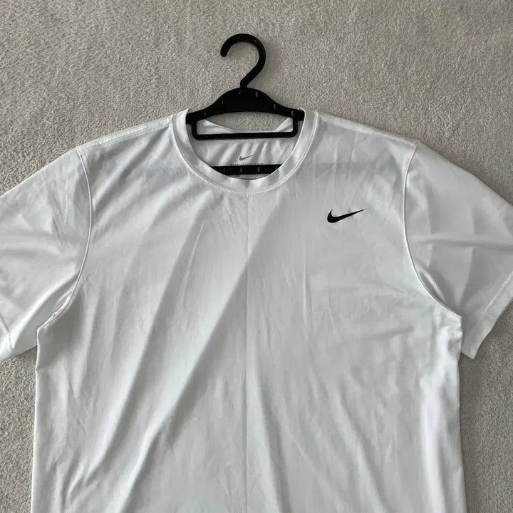 [BUNJANG] Nike Dri-FIT White Short-Sleeve T-Shirt XXL / XXL 나이키 드라이핏 화이트 반팔티셔츠 110