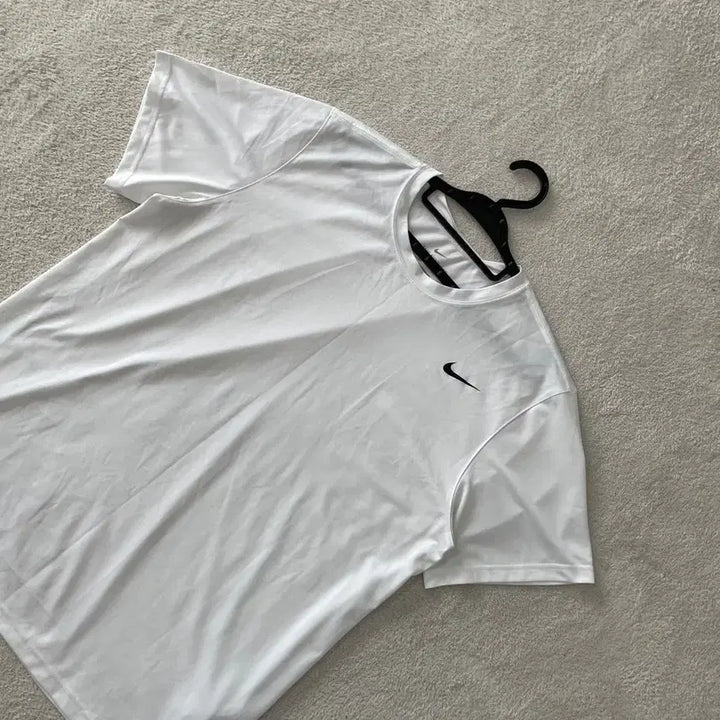 [BUNJANG] Nike Dri-FIT White Short-Sleeve T-Shirt XXL / XXL 나이키 드라이핏 화이트 반팔티셔츠 110