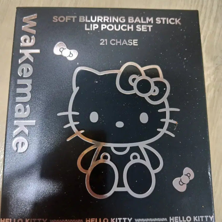 [BUNJANG] WAKEMAKE Hello Kitty Lipstick Chase Kitty Lip Pouch Set / 급처분)웨이크메이크 헬로키티 립스팁 체이스 키티립파우치세트