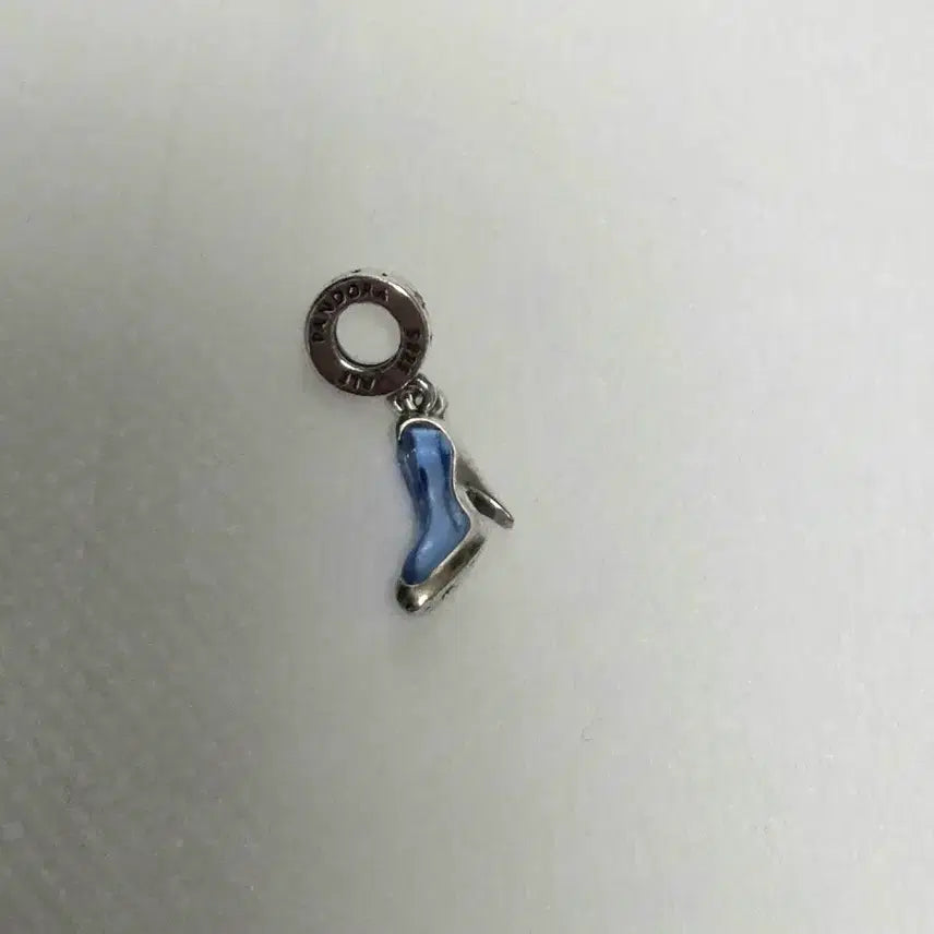 [BUNJANG] Pandora Disney Cinderella Glass Slipper Charm / 실버 925 ] Pandora Disney Cinderella 판도라