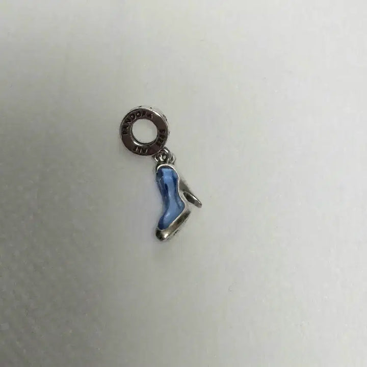 [BUNJANG] Pandora Disney Cinderella Glass Slipper Charm / 실버 925 ] Pandora Disney Cinderella 판도라