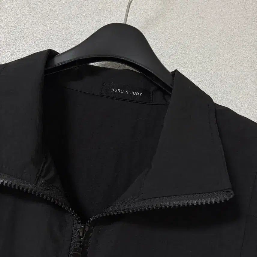 [BUNJANG] Boozoo &amp; Judy Nylon Zip-Up / 부루앤쥬디 나일론 집업