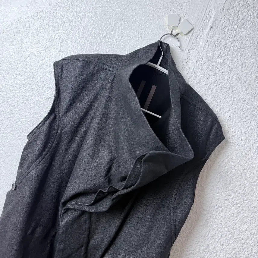 [BUNJANG] Rick Owens DRKSHDW Black Coated Vest / RICK OWENS DRKSHDW Black Coated Vest