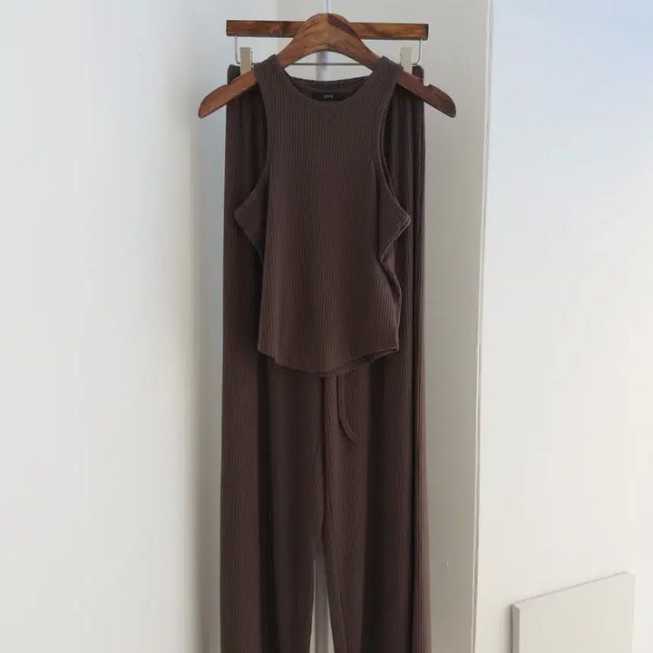[BUNJANG] Soft Ribbed Sleeveless Top + Pants Set - Dark Brown / 교신안함)소프트 골지 나시+팬츠 세트-다크브라운