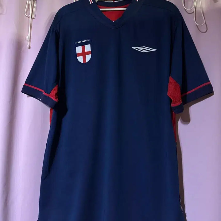 [BUNJANG] Umbro England National Team Away Reversible Short Sleeve Football Jersey / 02-04시즌 잉글랜드 국대 어웨이 유니폼 엄브로 반팔 엄브로 축구반팔티