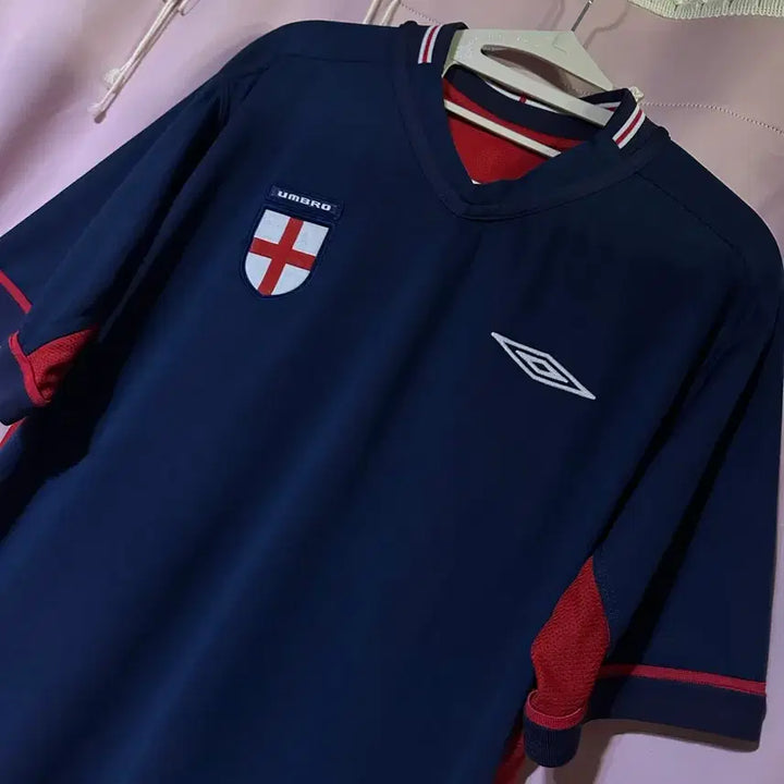 [BUNJANG] Umbro England National Team Away Reversible Short Sleeve Football Jersey / 02-04시즌 잉글랜드 국대 어웨이 유니폼 엄브로 반팔 엄브로 축구반팔티