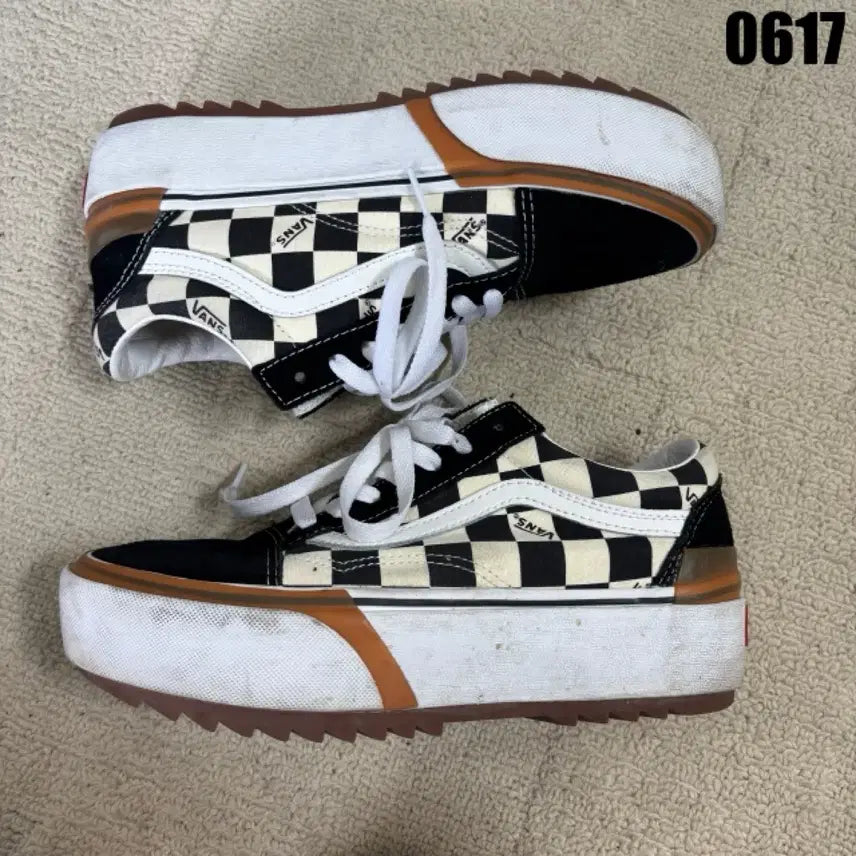 [BUNJANG] Vans Old Skool Checkerboard Platform Sneakers (240) / 반스 올드스쿨 체커보드 플랫폼 운동화 240