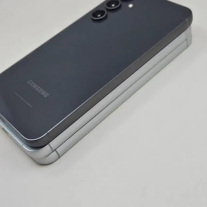 [BUNJANG] Samsung Galaxy S23 FE Used Phone (White/Mint/Black) with Accessories / 무결점 삼성 갤럭시S23FE 도매가판매 중고폰 구성품포함