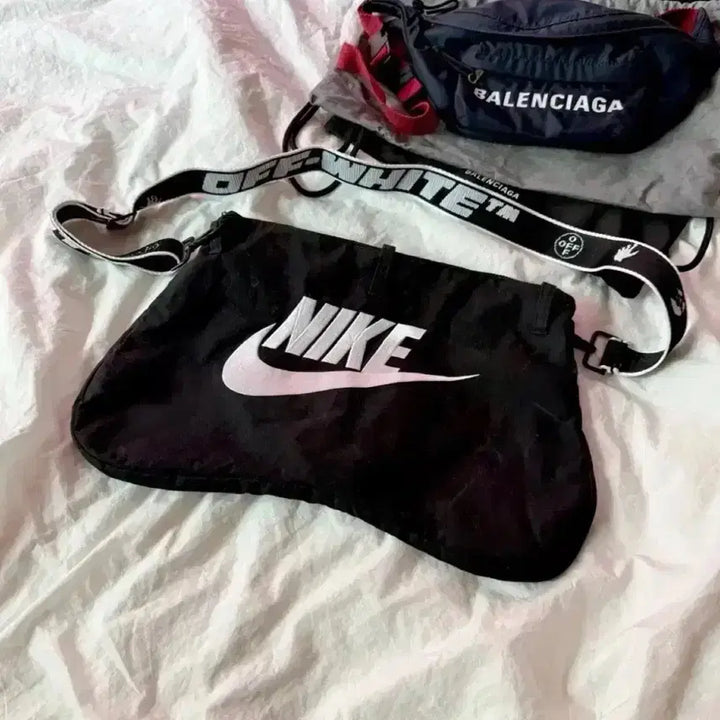 [BUNJANG] Nike x Peaceminusone Crossbody Bag with Off-White Strap / [정품]나이키X피스마이너스원 크로스백+오프화이트 스트랩 피마원 가방