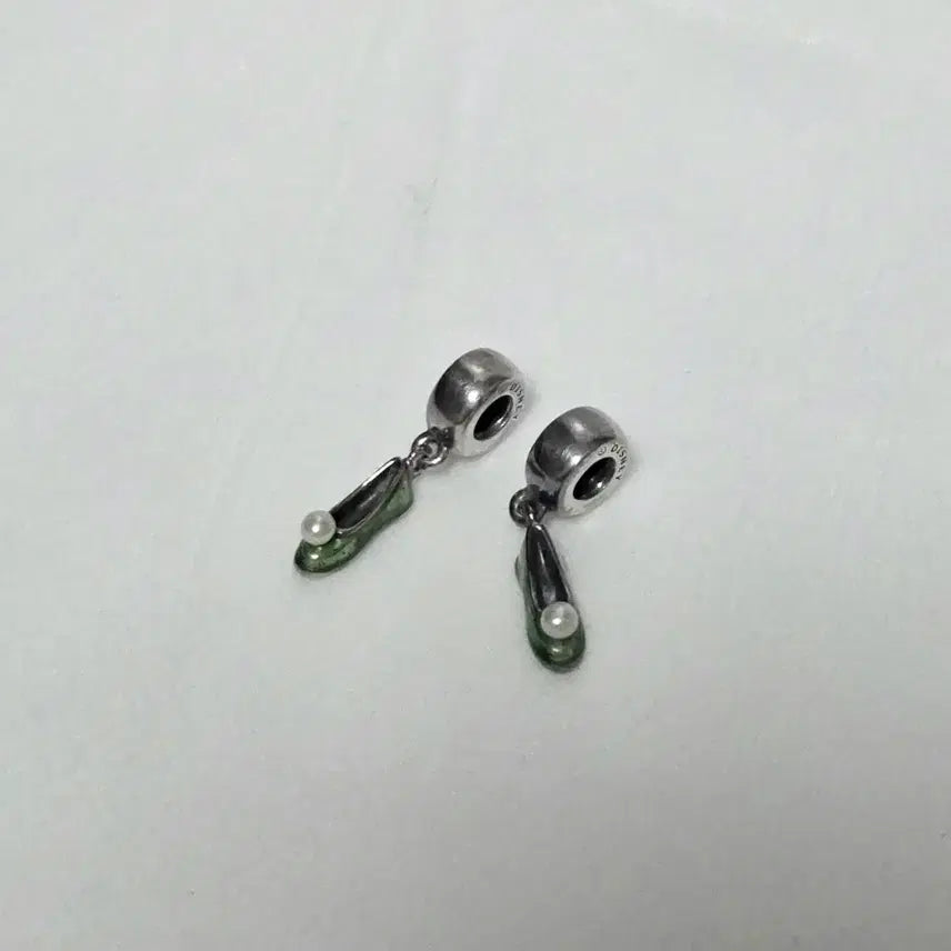 [BUNJANG] Pandora Disney Peter Pan Tinkerbell Shoe Charm Sterling Silver / 실버 925 ] Pandora Disney 판도라 피터팬 팅커벨 신발