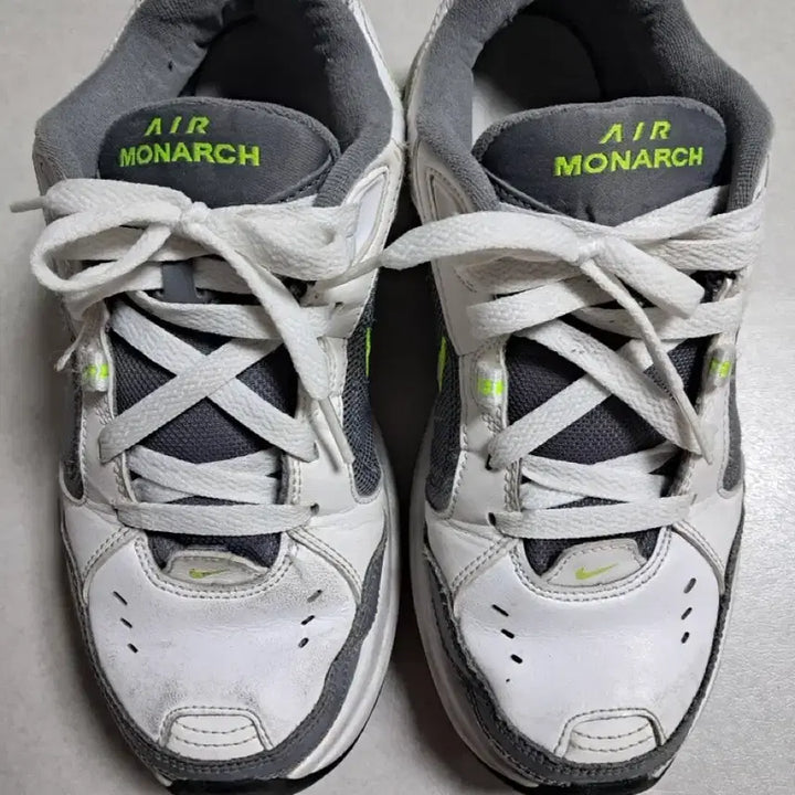 [BUNJANG] Nike Air Monarch IV White/Neon / 나이키 에어 모나크 IV 흰색/형광색