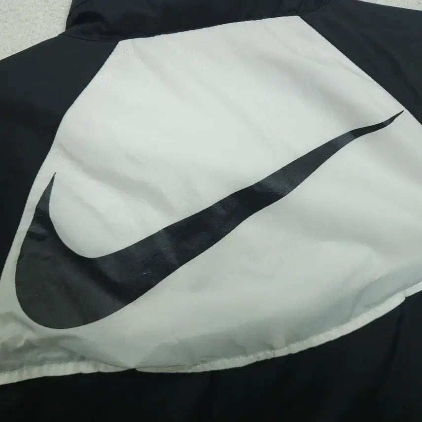 [BUNJANG] Nike Big Swoosh Windbreaker Jacket (M) / 나이키 빅스우시 바람막이 M