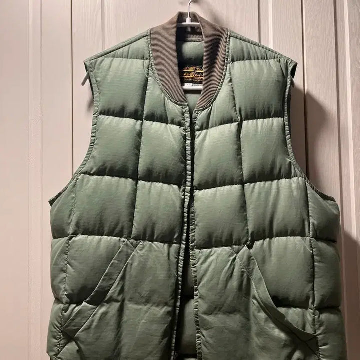 [BUNJANG] Eddie Bauer Padded Vest Rare Color Size 42 / (42) 에디바우어 패딩조끼 (희귀 컬러)