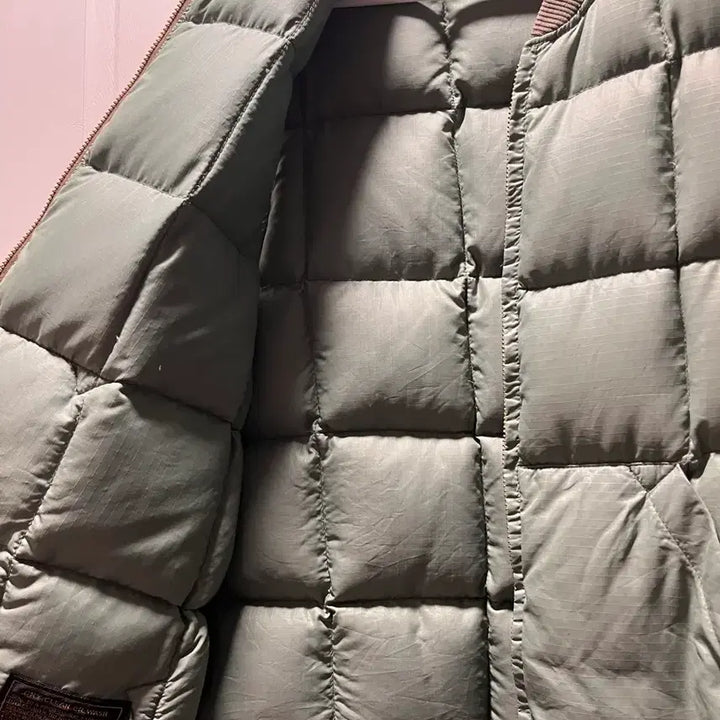 [BUNJANG] Eddie Bauer Padded Vest Rare Color Size 42 / (42) 에디바우어 패딩조끼 (희귀 컬러)
