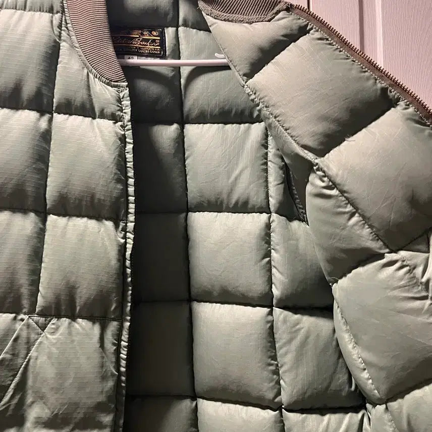 [BUNJANG] Eddie Bauer Padded Vest Rare Color Size 42 / (42) 에디바우어 패딩조끼 (희귀 컬러)