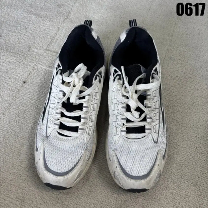 [BUNJANG] Fila White/Gray "ENERGIZED" Trekking Sneakers / 휠라 화이트/그레이 운동화 270