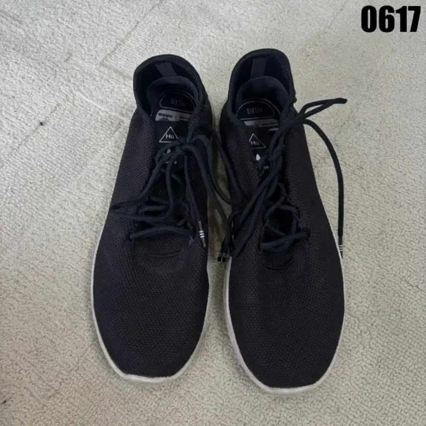 [BUNJANG] Fila Pharrell Williams Hu-Run Running Shoes Black 270 / 휠라 퍼렐 윌리엄스 휴런 런닝화 블랙 270
