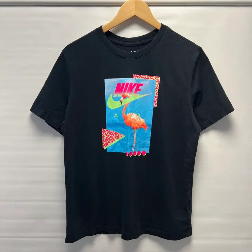 [BUNJANG] Nike Beach Flamingo Print Black Short Sleeve T-Shirt - L / [정품/L] 나이키 비치 플라밍고 프린팅 블랙 반팔티