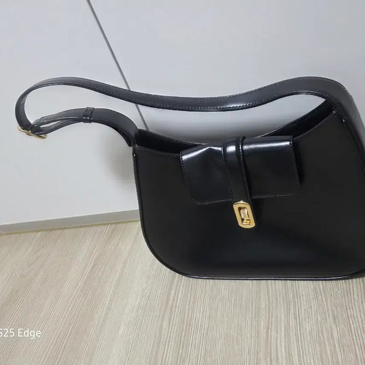 [BUNJANG] Metrogate Shoulder Bag / 메트로시티 숄더백