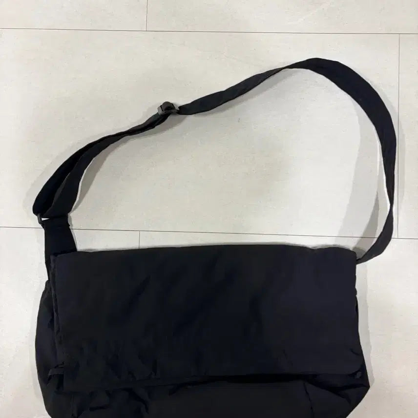 [BUNJANG] Uniqlo U Drawstring Bag / 유니클로 U드로우스트링백