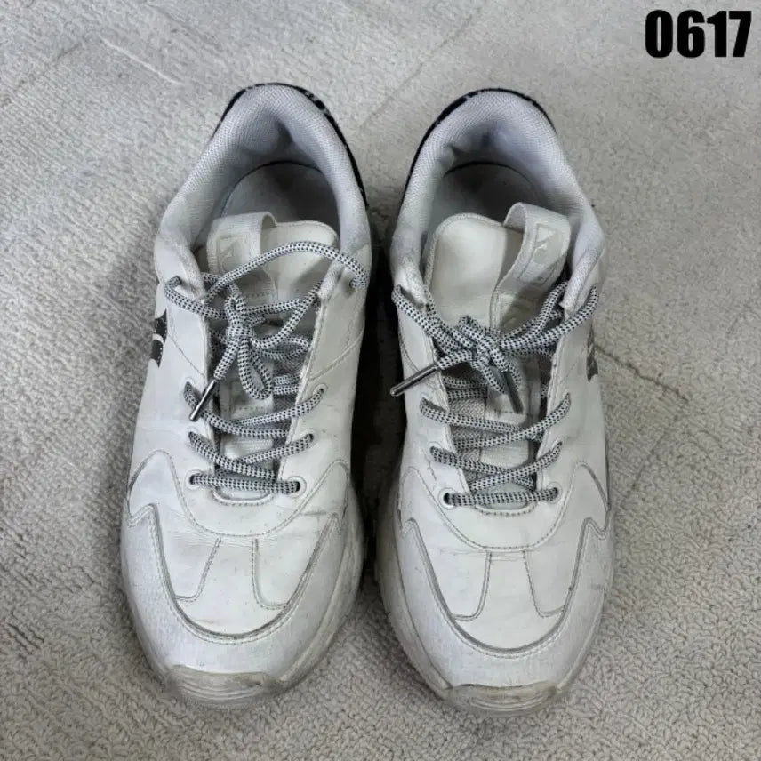 [BUNJANG] New York Yankees Fila Collaboration White Sneakers (270) / 뉴욕 양키즈 휠라 콜라보 스니커즈 화이트 270