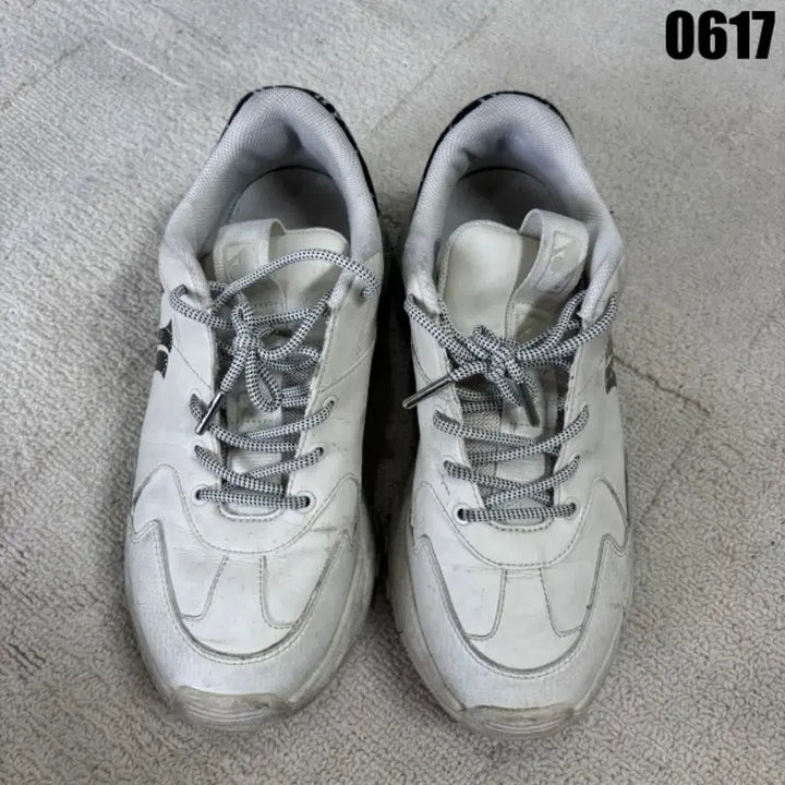 [BUNJANG] New York Yankees Fila Collaboration White Sneakers (270) / 뉴욕 양키즈 휠라 콜라보 스니커즈 화이트 270