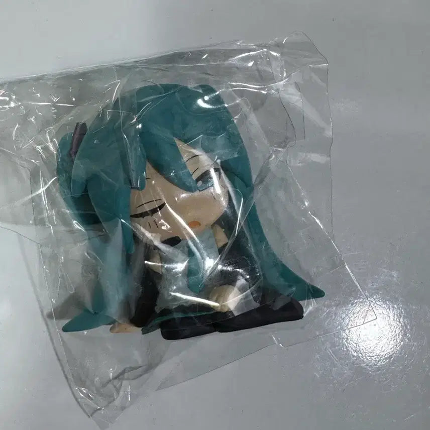 [BUNJANG] Hatsune Miku Shoulder Sitting Gacha Figure / 하츠네 미쿠 어깨쿵 가챠