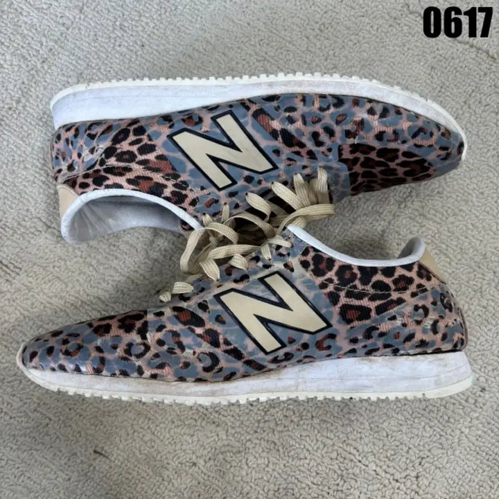 [BUNJANG] New Balance Leopard Sneakers / 뉴발란스 레오파드 스니커즈 240
