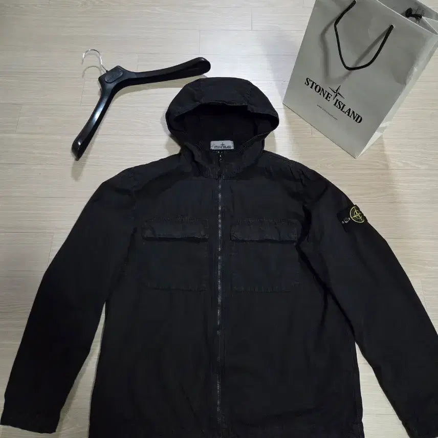 [SOLD OUT] [24SS] 스톤아일랜드 올드이펙트 후드 오버셔츠 블랙