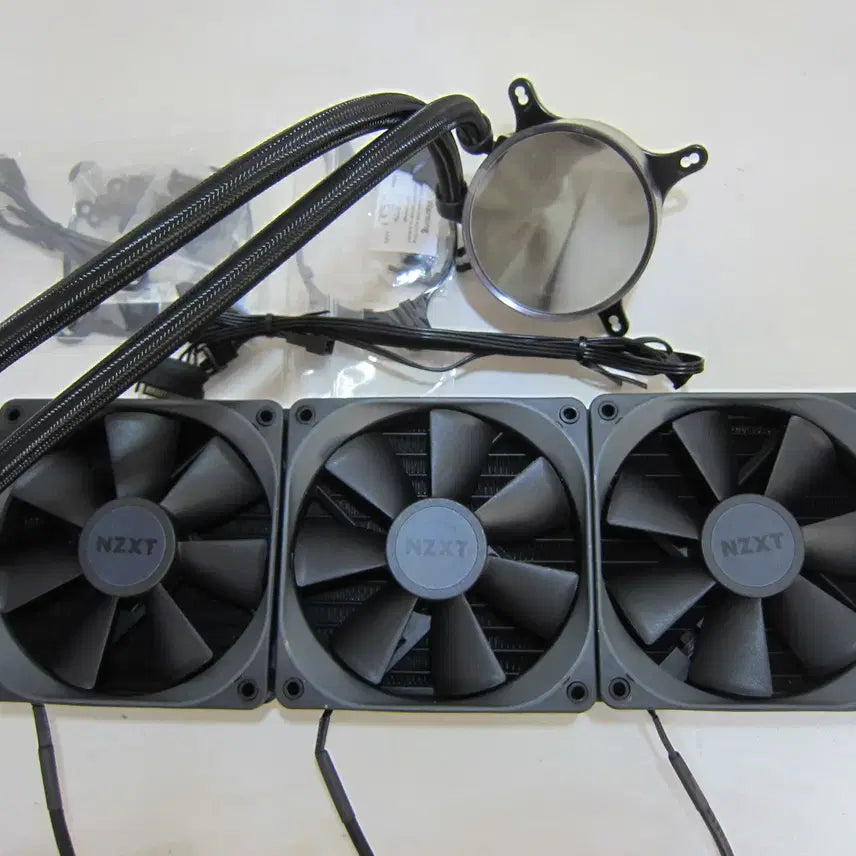 [SOLD OUT] [3열 수냉] NZXT KRAKEN X72 (인텔/라이젠)