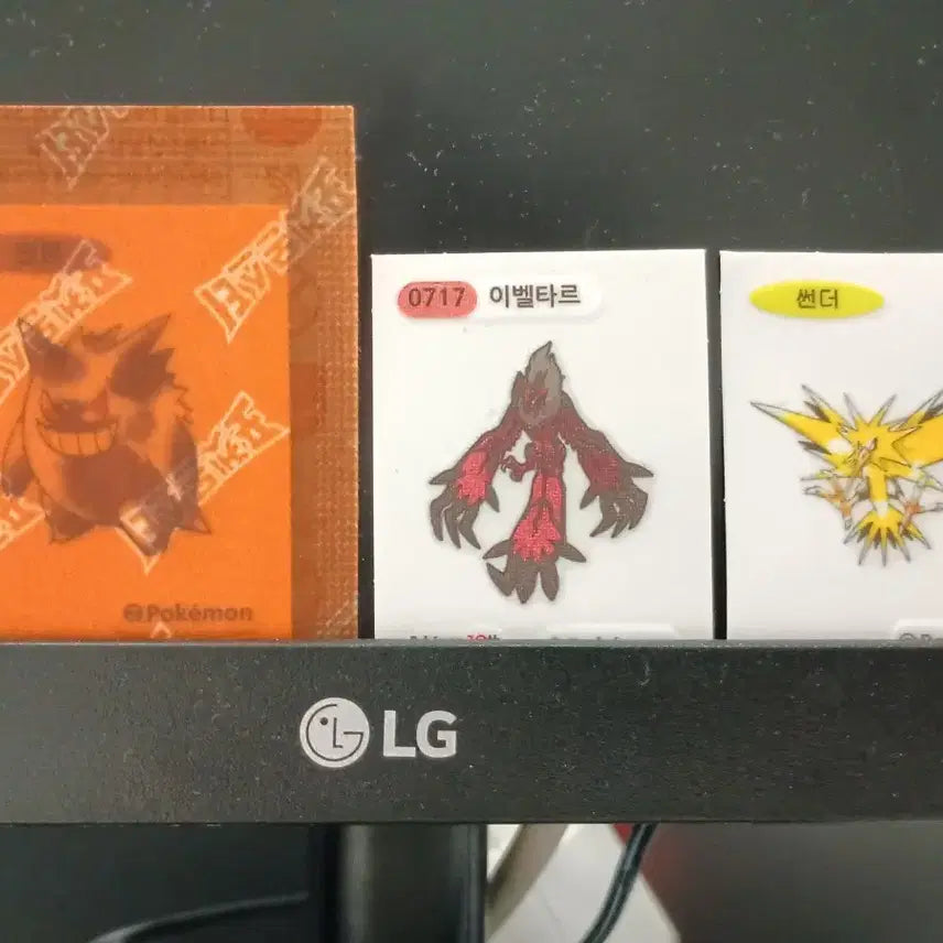 [BUNJANG] Pokemon 30th Anniversary Sticker Bundle / 일괄)포켓몬 30주년 띠부씰 (팬텀, 이벨타르, 썬더, 루카리오 등)