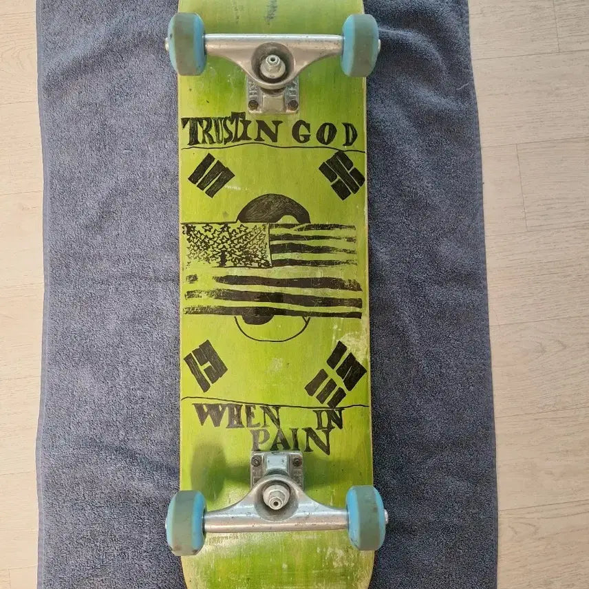 [BUNJANG] Tusa Skateboard Blank 7.75" (Green) - Custom Decorated Deck with Monopatin Wheels / 투사 스케이트보드(뒷면 꾸밈+휠 교체함)