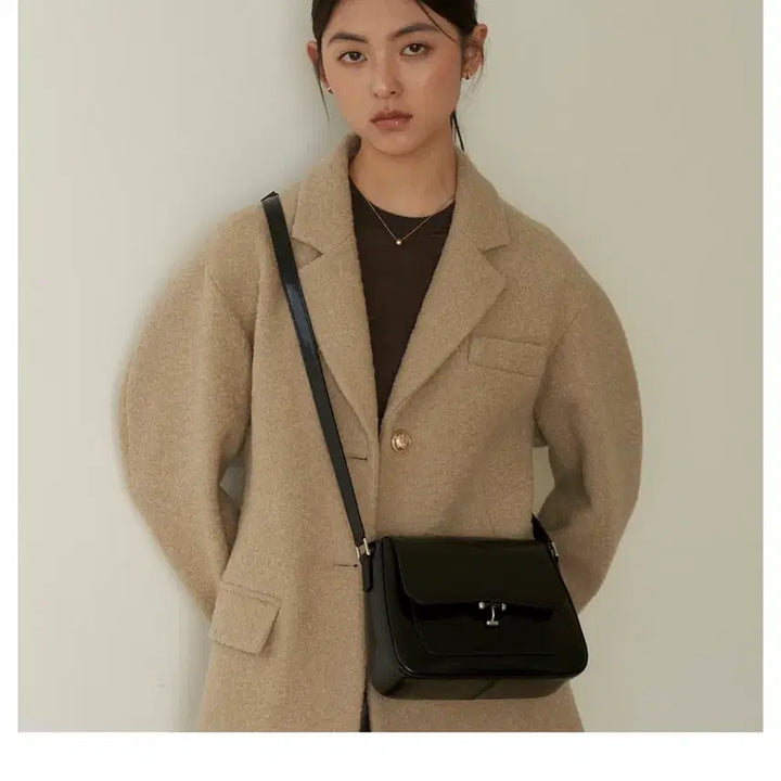 [BUNJANG] Demeriel Tilda Flap Bag Black Leather / 드메리엘 틸다 플랩백 블랙