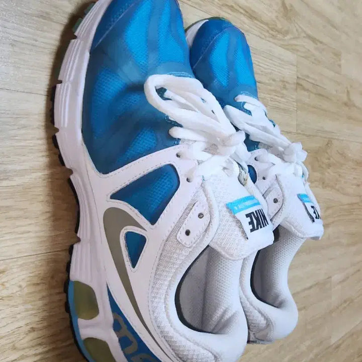 [BUNJANG] Nike Max Run Light Running Shoes / 나이키 남여공용 맥스 런라이트 러링화, 운동화-(245)거의 새것에 가깝
