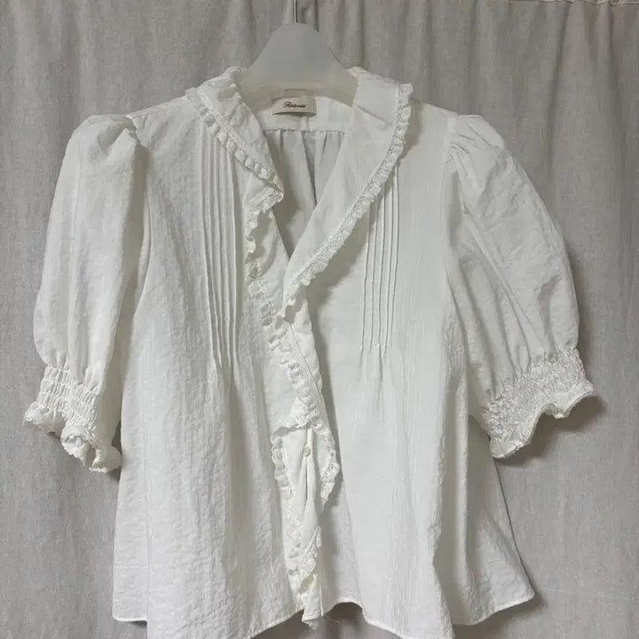 [BUNJANG] Ribbontbit Ribbon Blouse / Ribbontbit 리본빛 블라우스