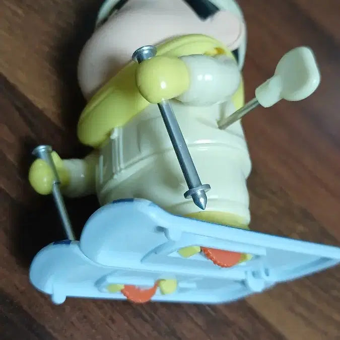 [BUNJANG] Skiing Crayon Shin-chan Figure / 스키 타는 짱구 피규어