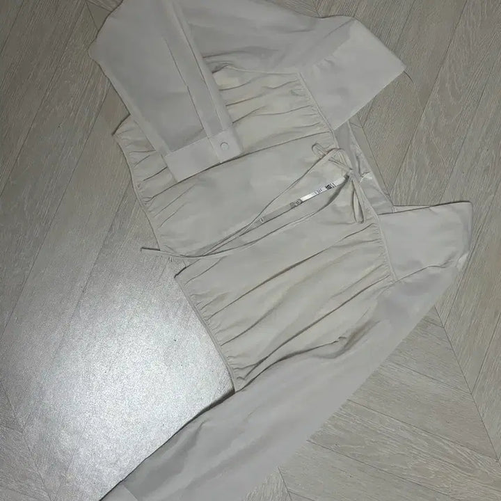 [BUNJANG] It MICHAA Ivory Shirring Crop Blouse Size 55 / 잇미샤 아이보리 셔링 크롭 블라우스 55