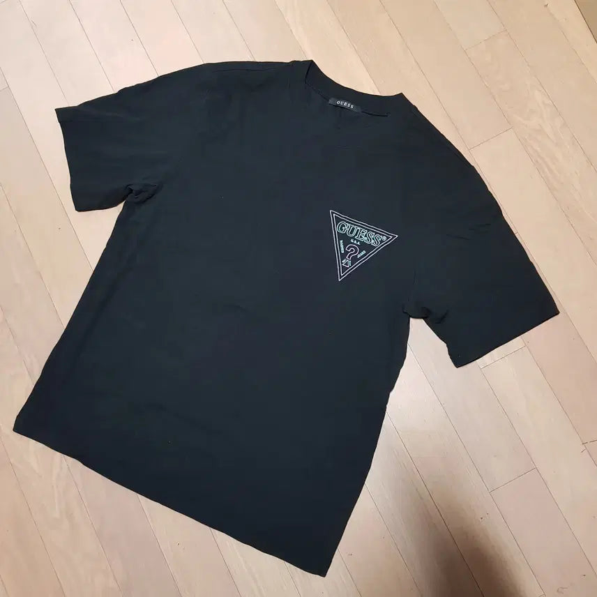 [BUNJANG] Guess Embroidered Logo Cotton-Poly Blend Short-Sleeve T-Shirt Black / 95 100 /게스 / 자수로고 / 면폴리 반팔블랙티셔츠/617-56