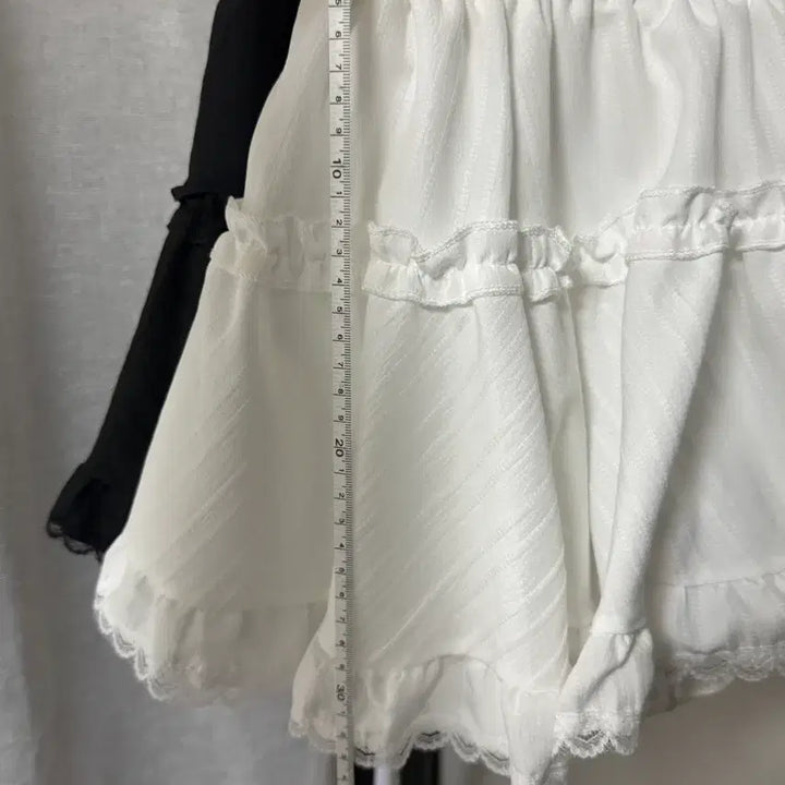 [BUNJANG] Frill Lace Mini Skirt - 2 Colors / [새상품/2color]프릴 레이스 미니스커트