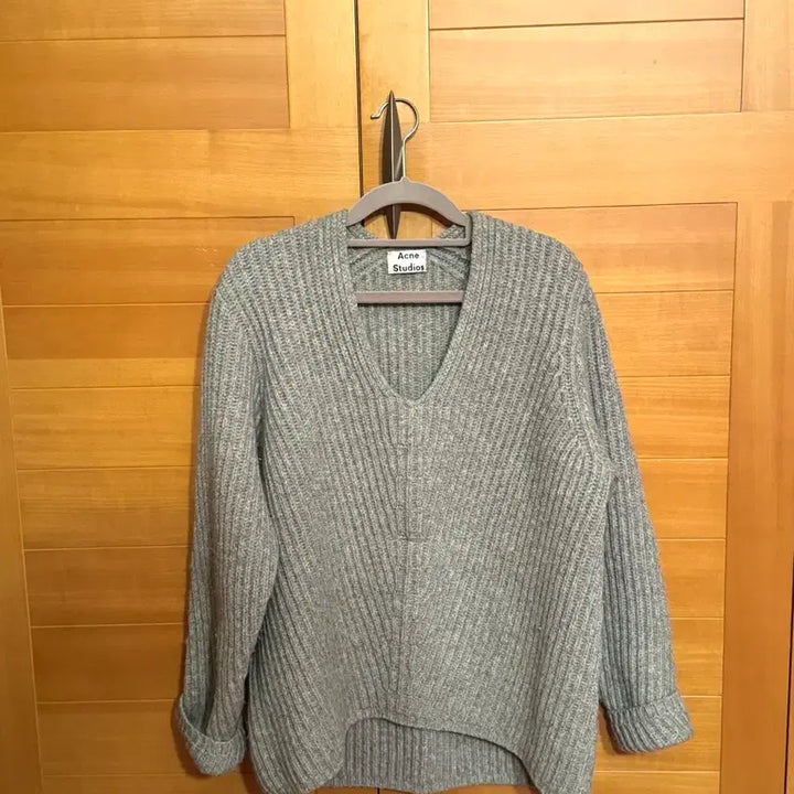 [BUNJANG] Acne Studios Grey V-Neck Knit Sweater / 아크네 스튜디오 그레이 브이넥 니트/ 스웨터