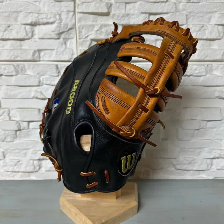 [BUNJANG] Wilson A2000 12-inch First Base Mitt / 윌슨 A2000 1루미트 12인치 (야구 글러브)