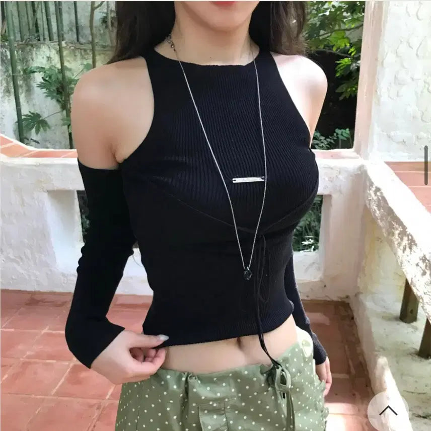 [BUNJANG] Cloud Emotion Airy Signature Halter Ribbon Top / 클라우드이모션 에어리 시그니처 홀터 리본 탑