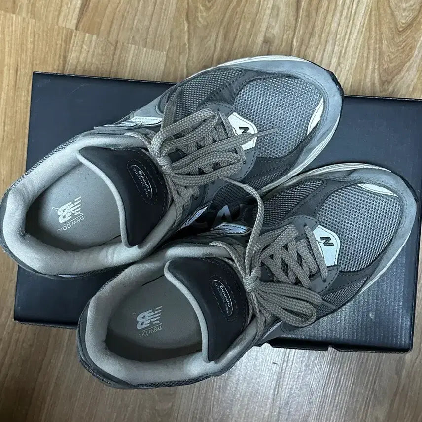 [BUNJANG] New Balance 2002R Premium Vintage Grey Sneakers / 뉴발란스 2002r 프리미엄 빈티지 그레이