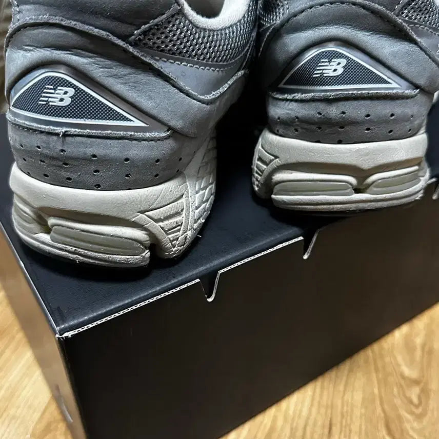 [BUNJANG] New Balance 2002R Premium Vintage Grey Sneakers / 뉴발란스 2002r 프리미엄 빈티지 그레이