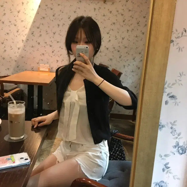 [BUNJANG] Our Cabinet Resort Satin Sleeveless Top / 아워캐비넷 resort satin sleeveless 슬리브리스