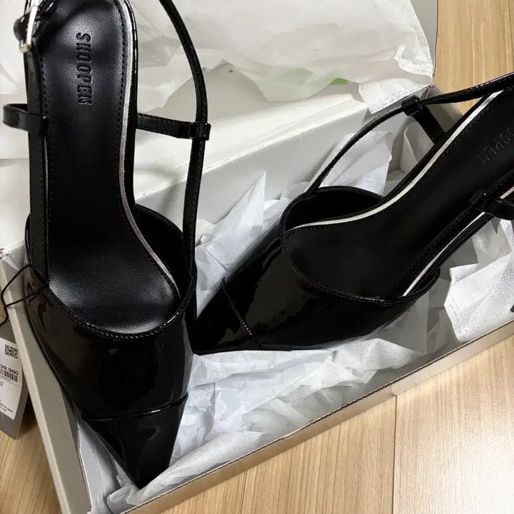 [BUNJANG] Shoopen Patent Stiletto Slingback Kitten Heels (Size 245) / 급처) 슈펜 유광 스텔레토 슬링백 키튼힐 새상품245