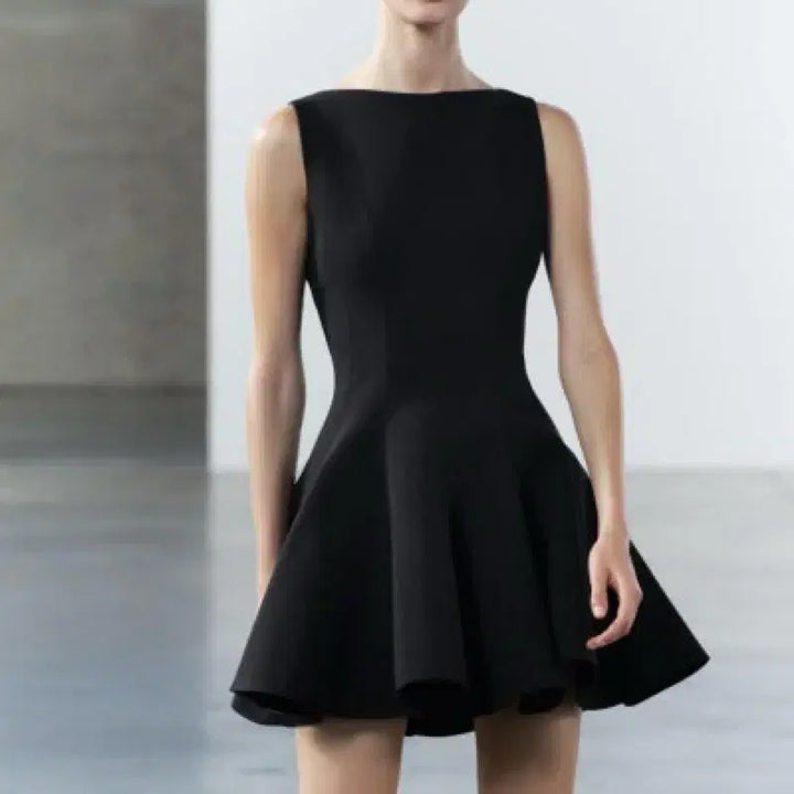 [BUNJANG] Zara Skater Dress Black Small / 자라 스케이터 원피스 스몰 블랙 신슬기 착용