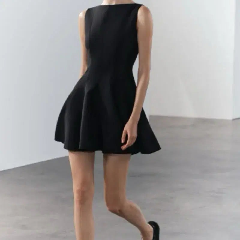 [BUNJANG] Zara Skater Dress Black Small / 자라 스케이터 원피스 스몰 블랙 신슬기 착용