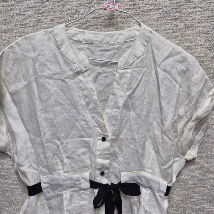 [BUNJANG] White Ribbon Blouse with Frill Sleeves / 아265 리본 블라우스