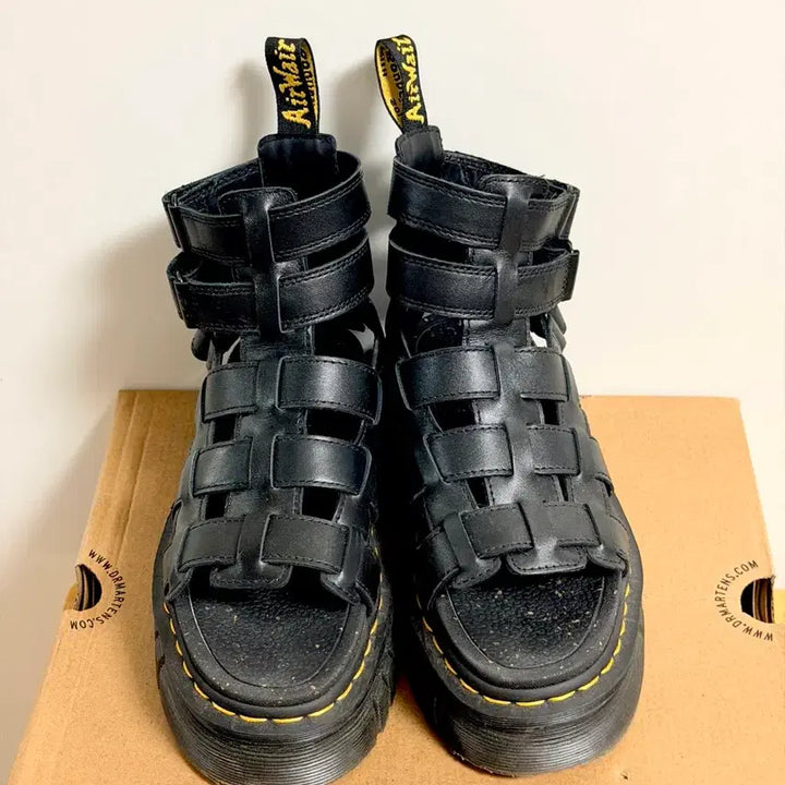 [BUNJANG] Dr. Martens Black Sandals UK3 (230) / 닥터마틴 닥터마틴 샌들 블랙 230 uk3
